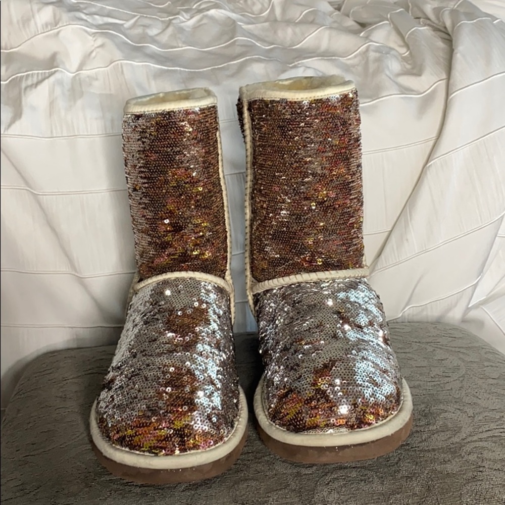 Sparkly UGG Boots: Brown, gold, silver.